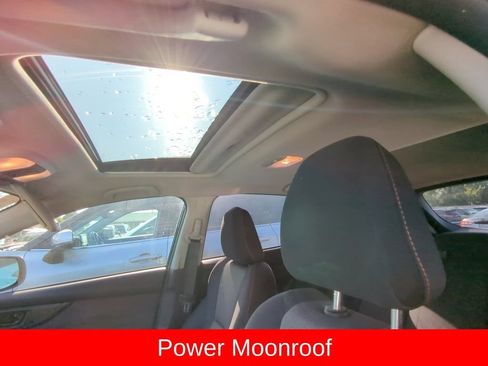 Used 2020 Subaru Crosstrek 2.0i Premium w/ Moonroof Package 2 AWD/4WD image 8