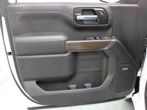 Used 2020 Chevrolet Silverado 1500 RST AWD/4WD image 38