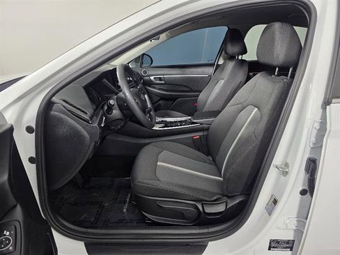 Used 2021 Hyundai Sonata SE w/ Preferred Accessory Package image 22