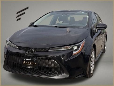 Used 2020 Toyota Corolla LE image 1
