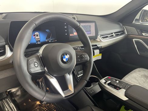 Used 2027 BMW X1 xDrive28i AWD/4WD image 11