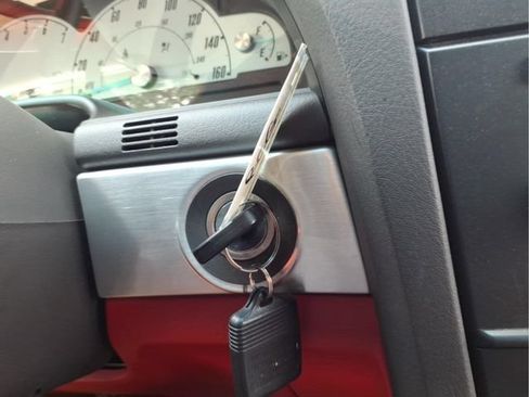 Used 2002 Ford Thunderbird RWD image 18