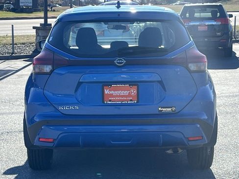 Used 2022 Nissan Kicks S image 6