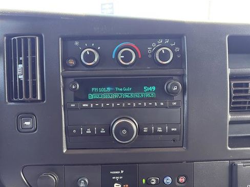 Used 2020 Chevrolet Express 2500 RWD image 18