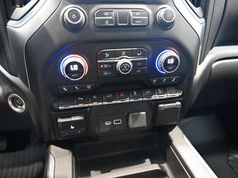 Used 2021 Chevrolet Silverado 1500 LTZ AWD/4WD image 18
