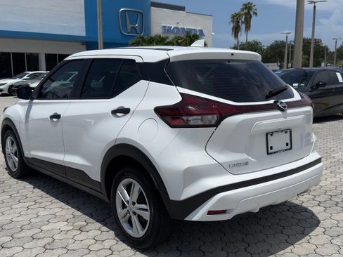 Used 2021 Nissan Kicks S FWD image 9