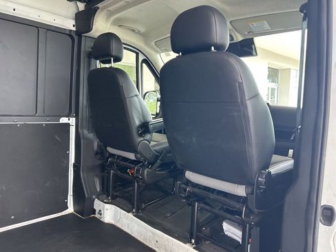 Used 2025 RAM ProMaster 2500 w/ Convenience Group FWD image 28