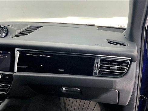 Used 2023 Porsche Macan image 21