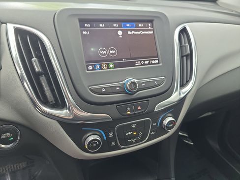 Used 2022 Chevrolet Equinox LS w/ LS Convenience Package FWD image 19
