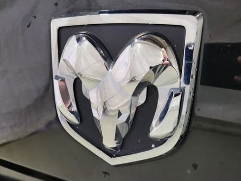 Used 2018 RAM 1500 Classic SLT w/ Luxury Group image 43