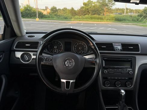 Used 2015 Volkswagen Passat 1.8T S FWD image 22