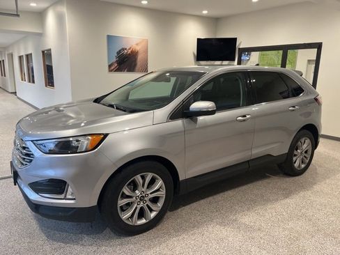Used 2024 Ford Edge Titanium image 3