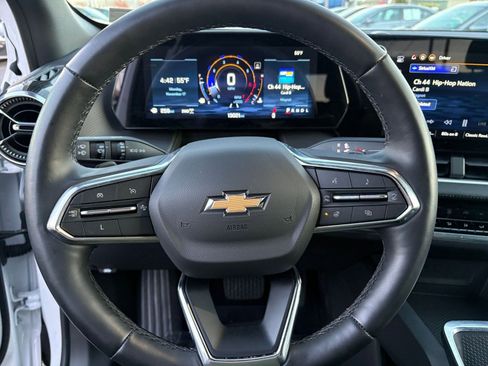 Used 2025 Chevrolet Equinox LT image 27