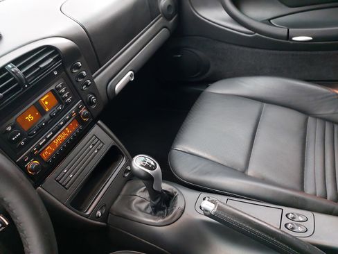 Used 2004 Porsche 911 Carrera 4S image 18