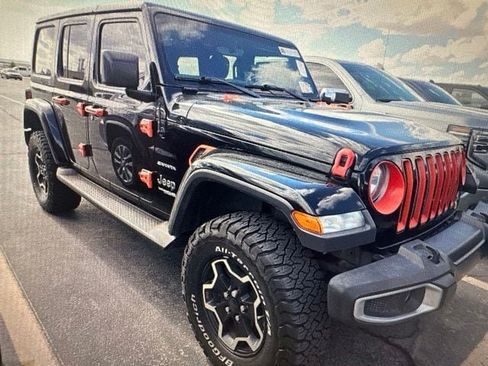 Used 2019 Jeep Wrangler Unlimited Sahara AWD/4WD image 11