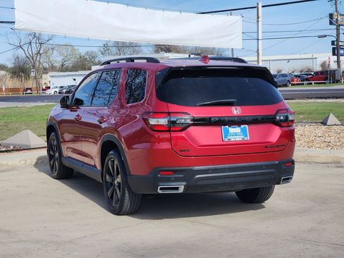 Certified 2025 Honda Pilot Black Edition image 7