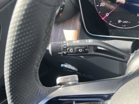 Used 2025 Mercedes-Benz GLC 350e 4MATIC image 21