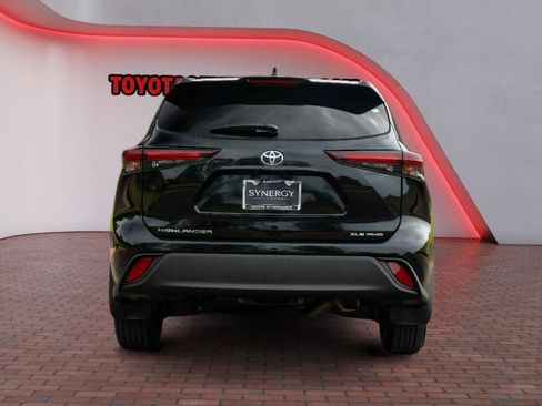 Used 2026 Toyota Highlander XLE AWD/4WD image 7