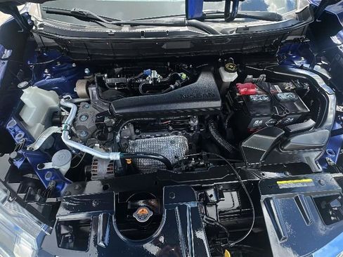 Used 2018 Nissan Rogue SV FWD image 39