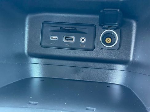 Used 2023 Chevrolet Equinox RS w/ RS Leather Package AWD/4WD image 23