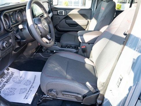 New 2025 Jeep Wrangler Unlimited Rubicon w/ Convenience Group image 15