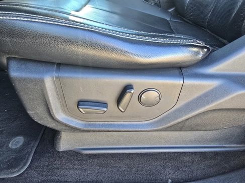 Used 2019 Ford F150 Lariat image 17