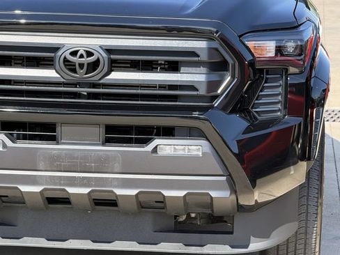 Used 2025 Toyota Tacoma SR5 AWD/4WD image 8