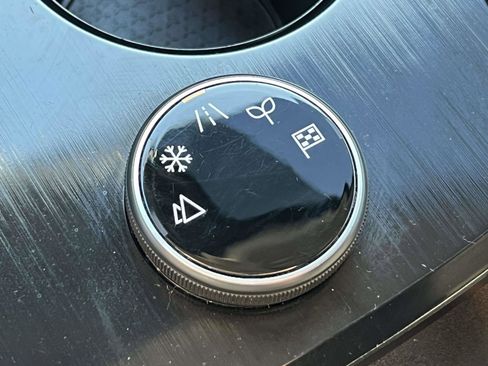 Used 2021 Nissan Rogue SV image 34