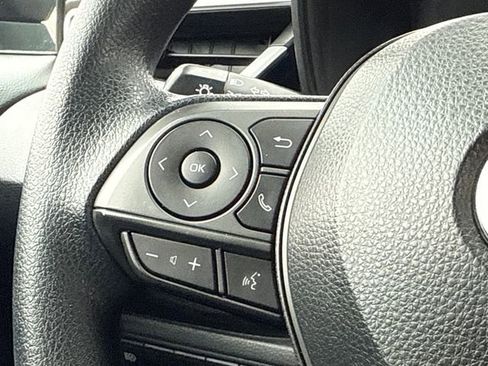 Used 2020 Toyota Corolla LE image 28