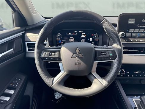 Used 2024 Mitsubishi Outlander SE Black Edition FWD image 14