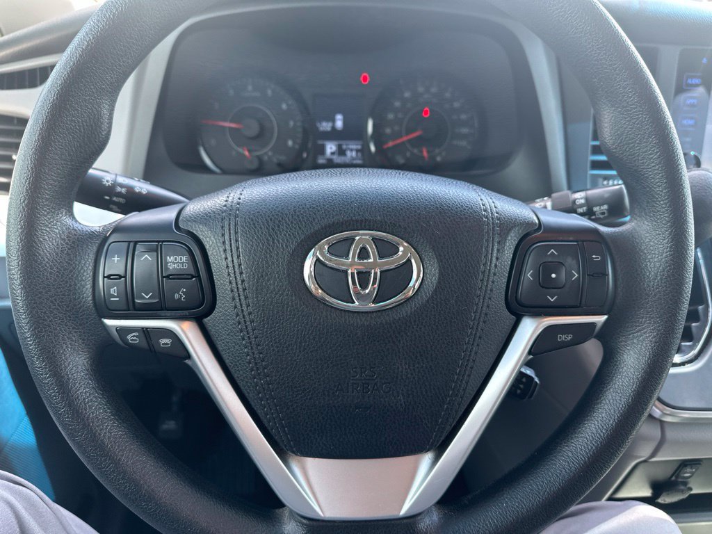 Used 2017 Toyota Sienna LE FWD image 15