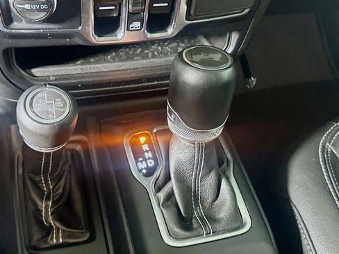 Used 2022 Jeep Wrangler Sahara image 24