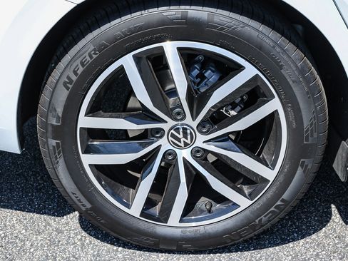 Used 2026 Volkswagen Jetta SE image 12