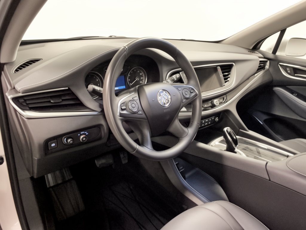 Used 2020 Buick Enclave Essence w/ LPO, Touring Package FWD image 4
