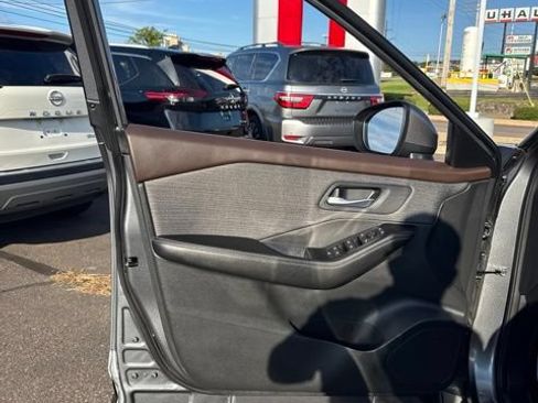 Certified 2023 Nissan Rogue SV AWD/4WD image 10