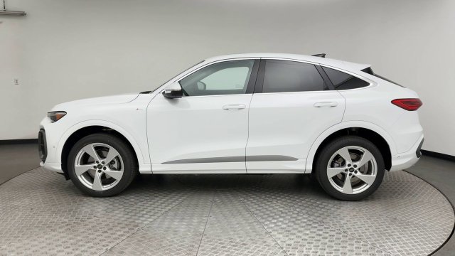 Used 2025 Audi Q5 Premium Plus AWD/4WD image 5