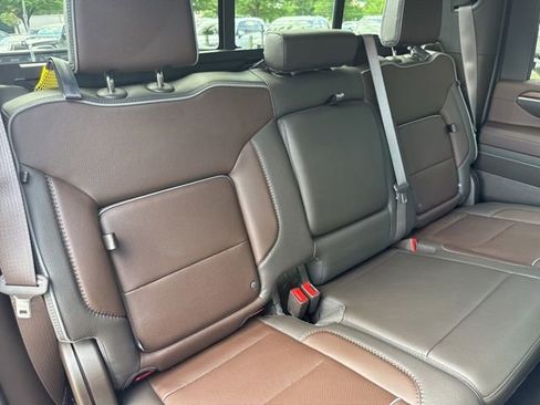 Used 2024 GMC Sierra 3500 Denali AWD/4WD image 31