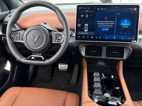 New 2025 VinFast VF 8 Plus AWD/4WD image 19