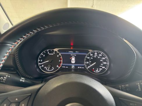 Used 2025 Nissan Sentra SR FWD image 14