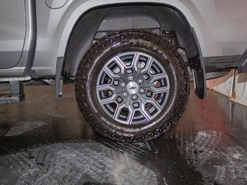 Certified 2024 Chevrolet Colorado Z71 w/ Z71 Convenience Package 2 image 10