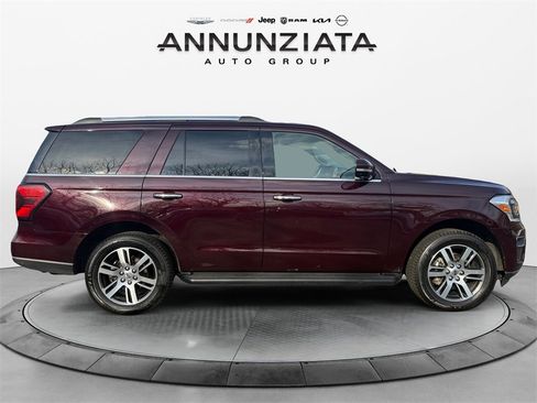 Used 2024 Ford Expedition Limited image 6