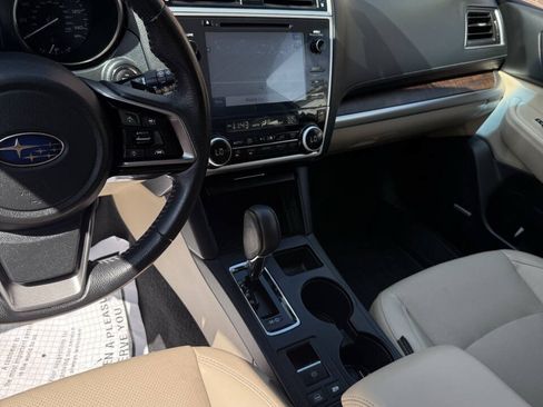 Used 2019 Subaru Outback 2.5i Limited AWD/4WD image 10