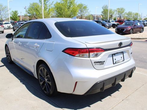 Used 2023 Toyota Corolla SE image 5
