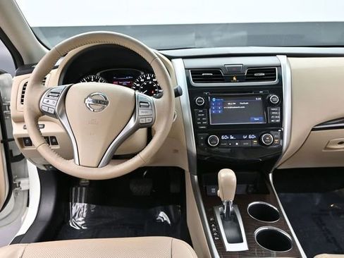 Used 2015 Nissan Altima 2.5 SL w/ Technology Package FWD image 17