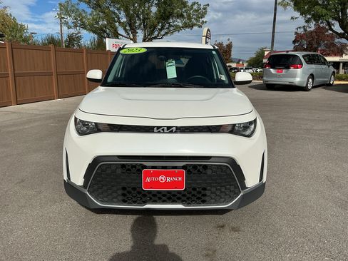 Used 2023 Kia Soul LX w/ LX Technology Package FWD image 2