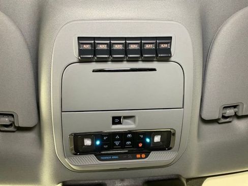 New 2026 Ford F250 Lariat w/ Black Appearance Package image 22