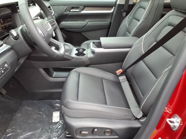 New 2027 GMC Terrain Denali w/ LPO, Floor Liner Package AWD/4WD image 5