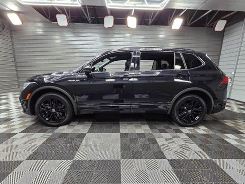 Used 2022 Volkswagen Tiguan SE R-Line AWD/4WD image 8