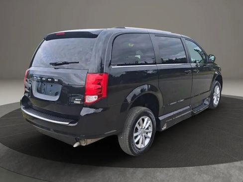Used 2019 Dodge Grand Caravan SXT FWD image 6