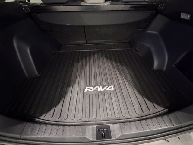 Used 2020 Toyota RAV4 XLE w/ Convenience Package AWD/4WD image 21